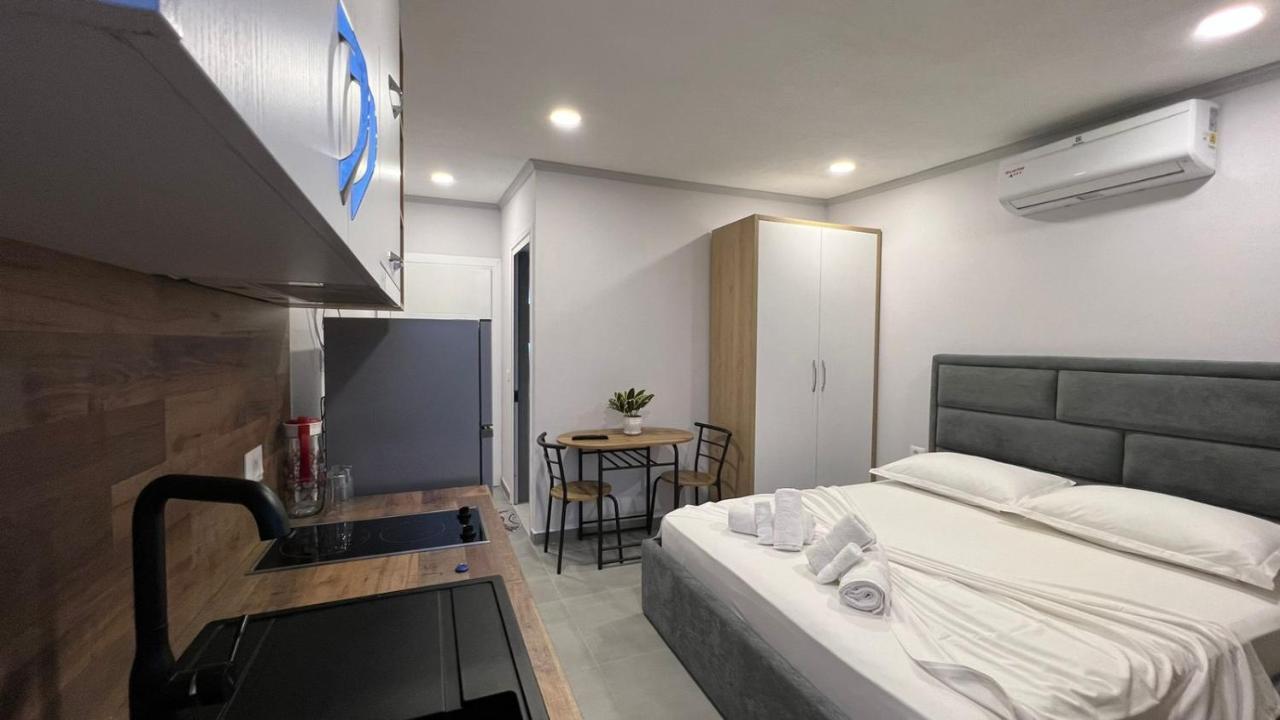 Sea View Apartments Golem  Bagian luar foto
