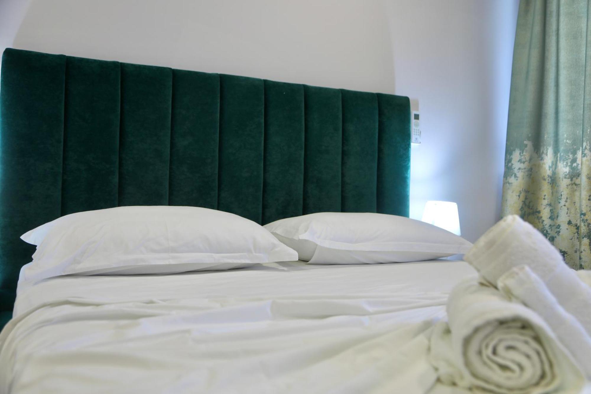 Sea View Apartments Golem  Bagian luar foto