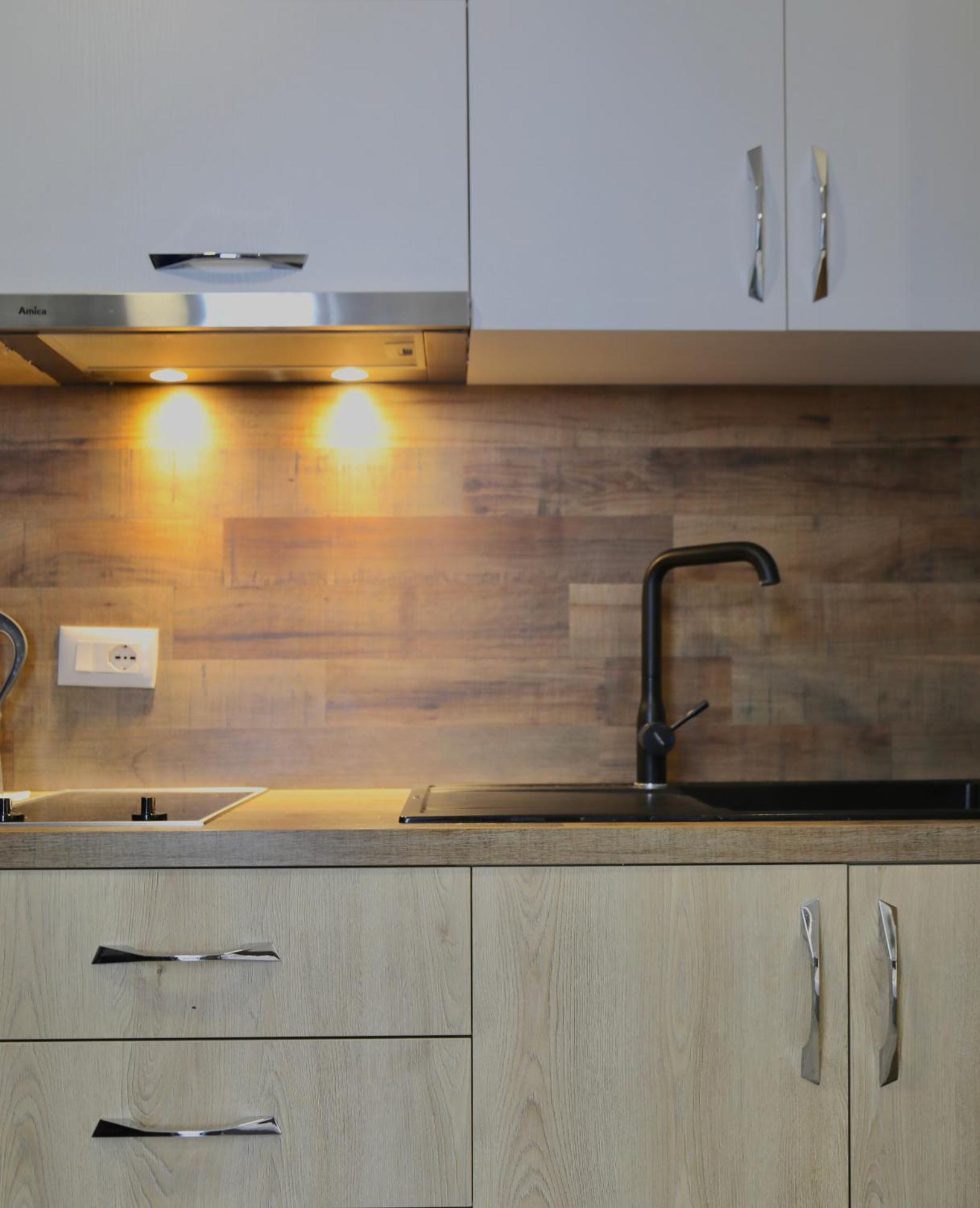 Sea View Apartments Golem  Bagian luar foto