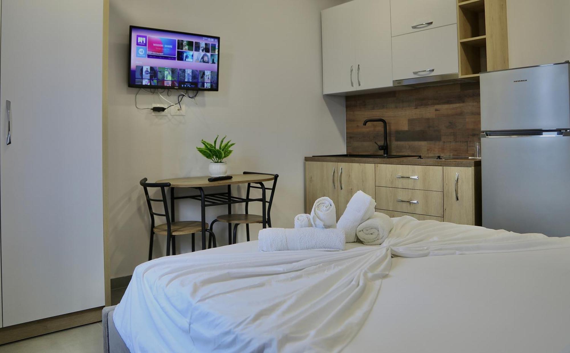 Sea View Apartments Golem  Bagian luar foto