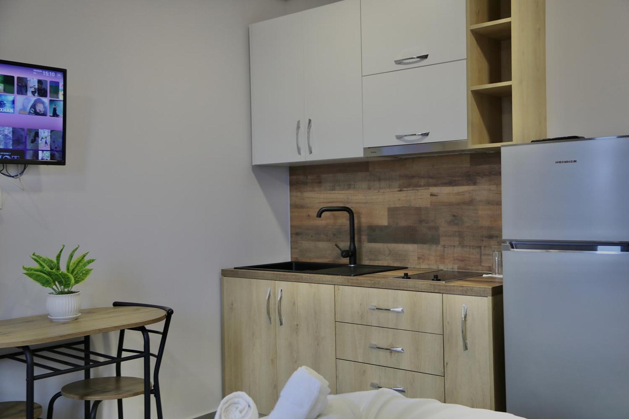 Sea View Apartments Golem  Bagian luar foto