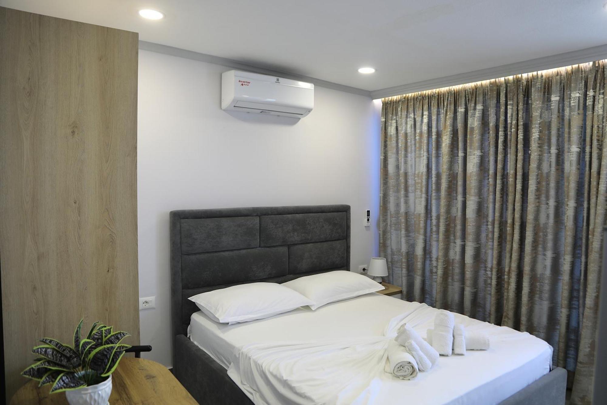 Sea View Apartments Golem  Bagian luar foto