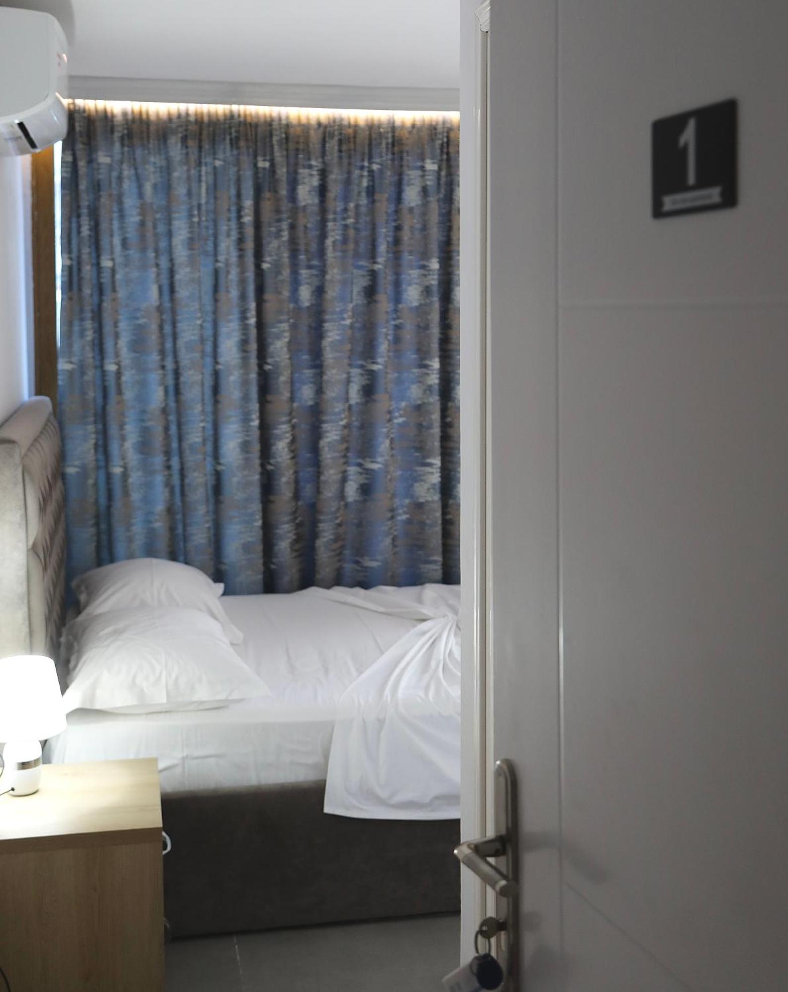 Sea View Apartments Golem  Bagian luar foto