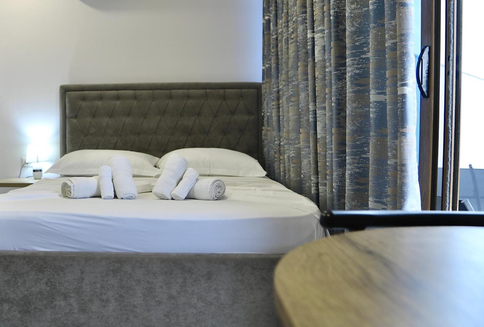 Sea View Apartments Golem  Bagian luar foto