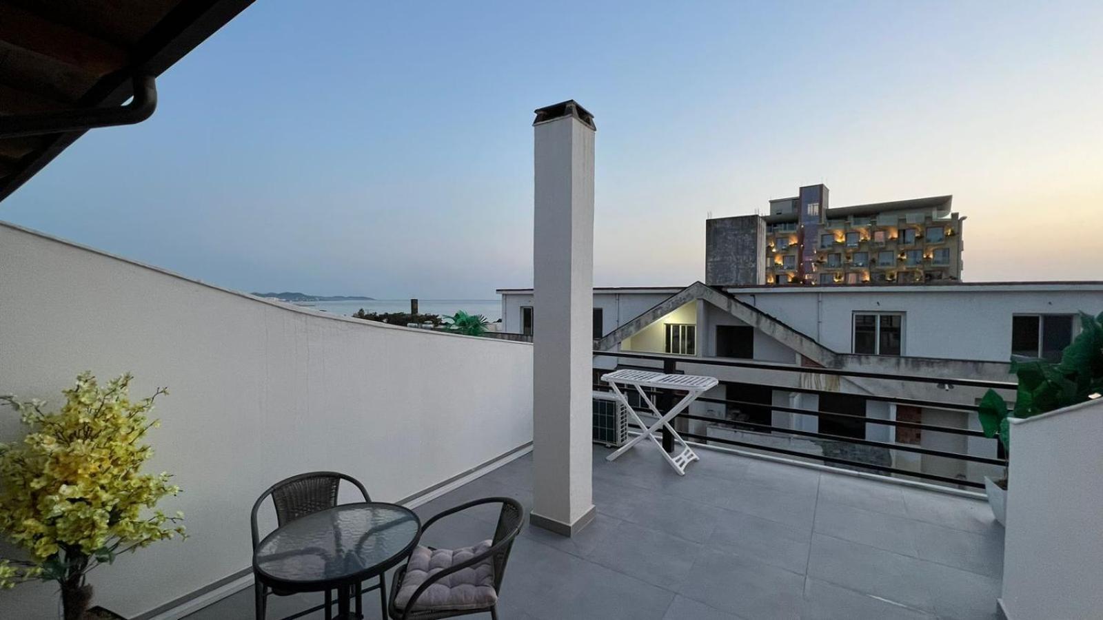 Sea View Apartments Golem  Bagian luar foto