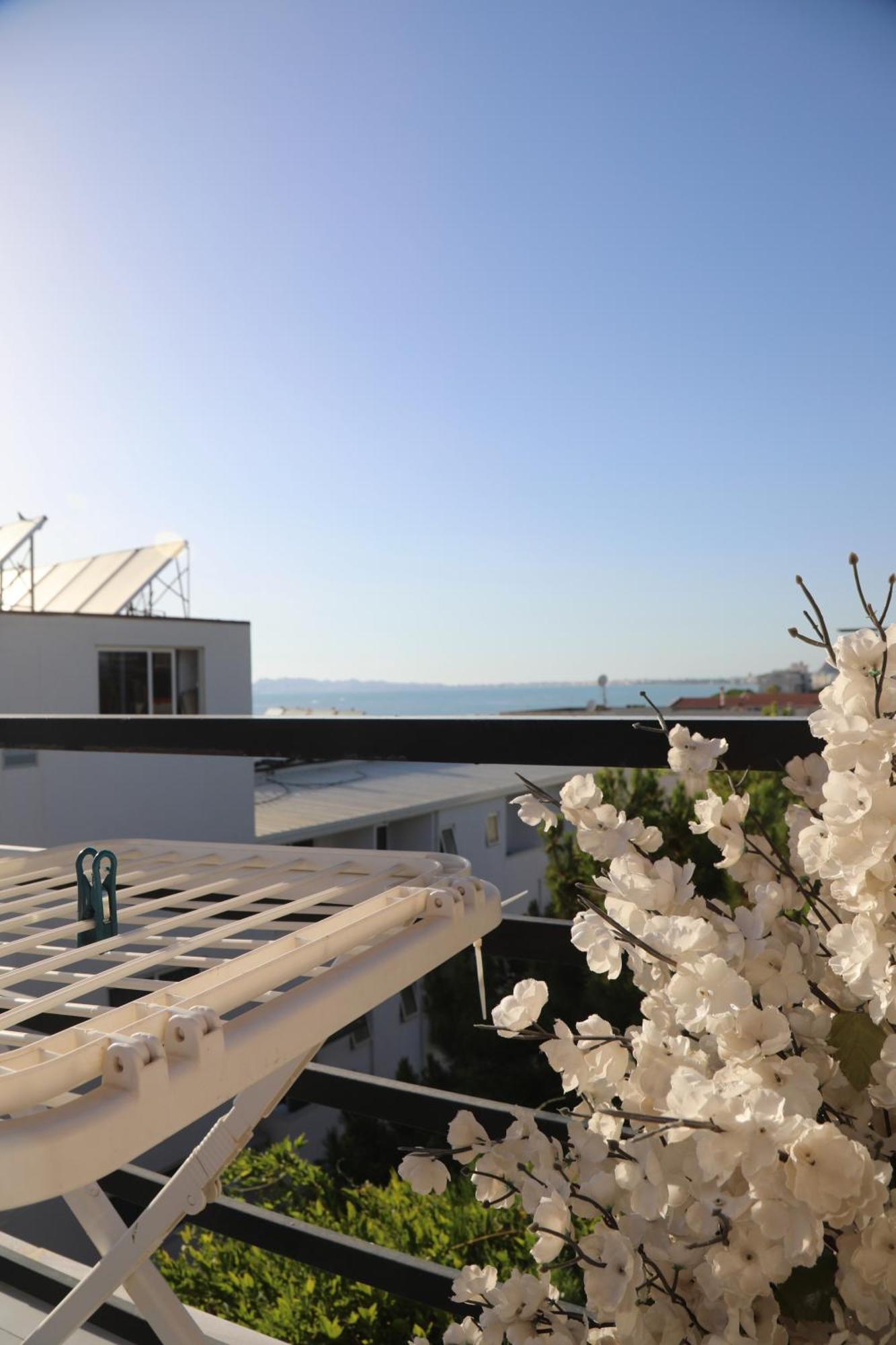 Sea View Apartments Golem  Bagian luar foto