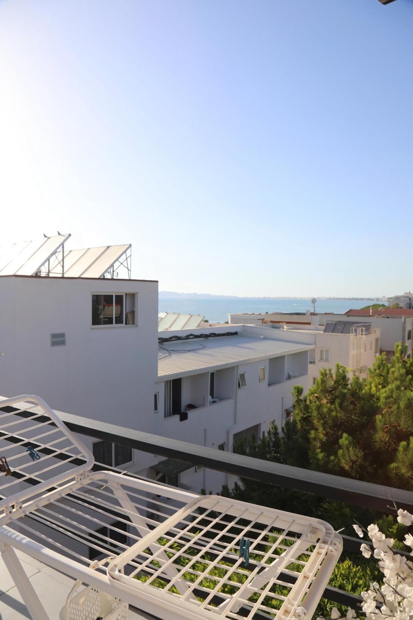 Sea View Apartments Golem  Bagian luar foto