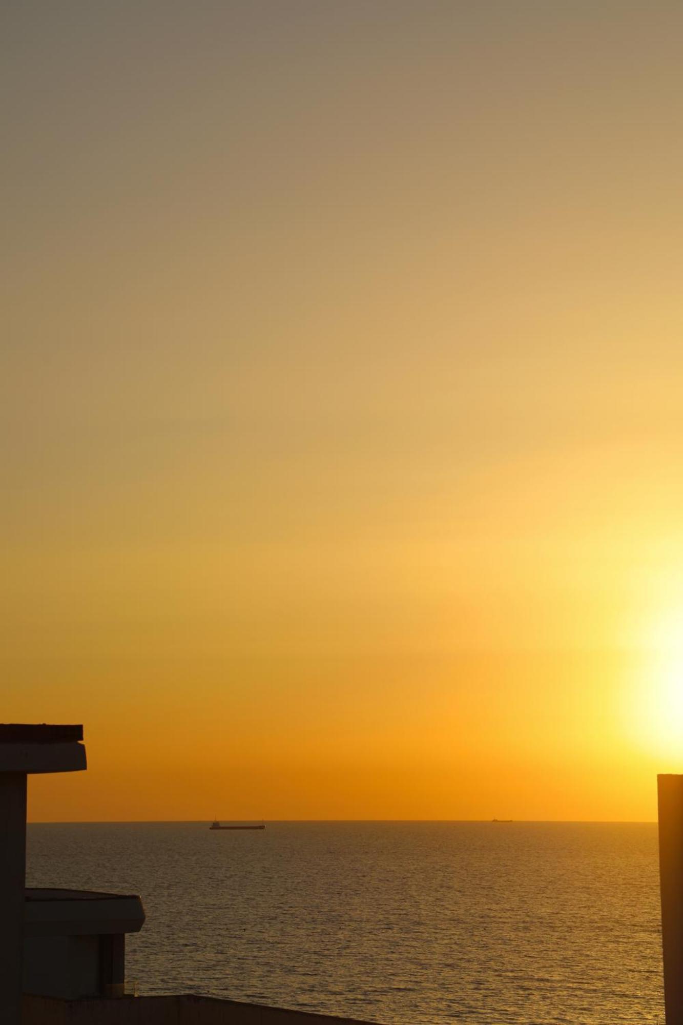 Sea View Apartments Golem  Bagian luar foto