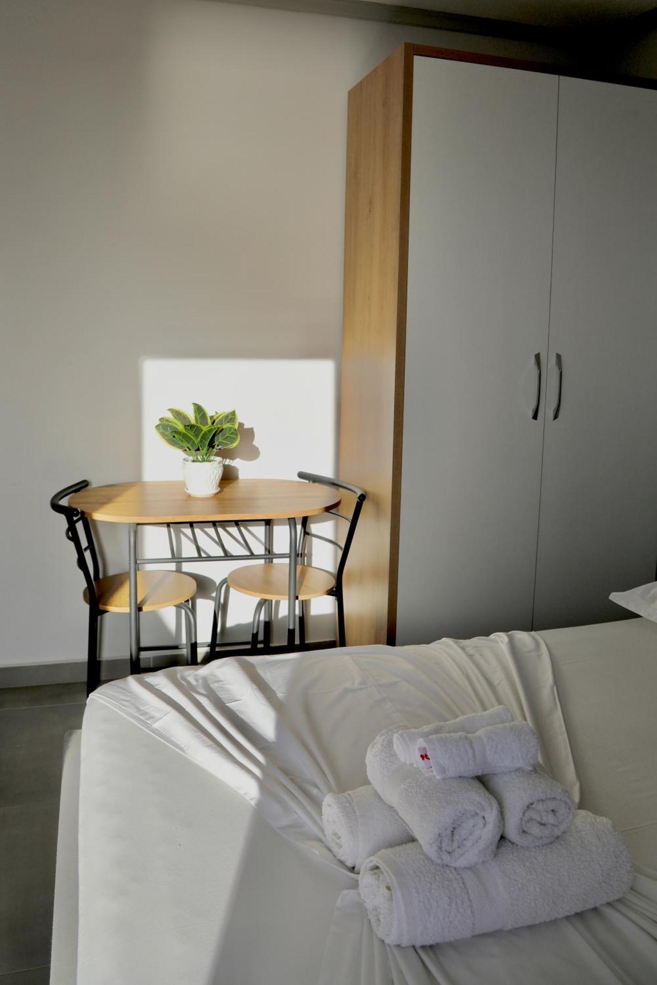 Sea View Apartments Golem  Bagian luar foto