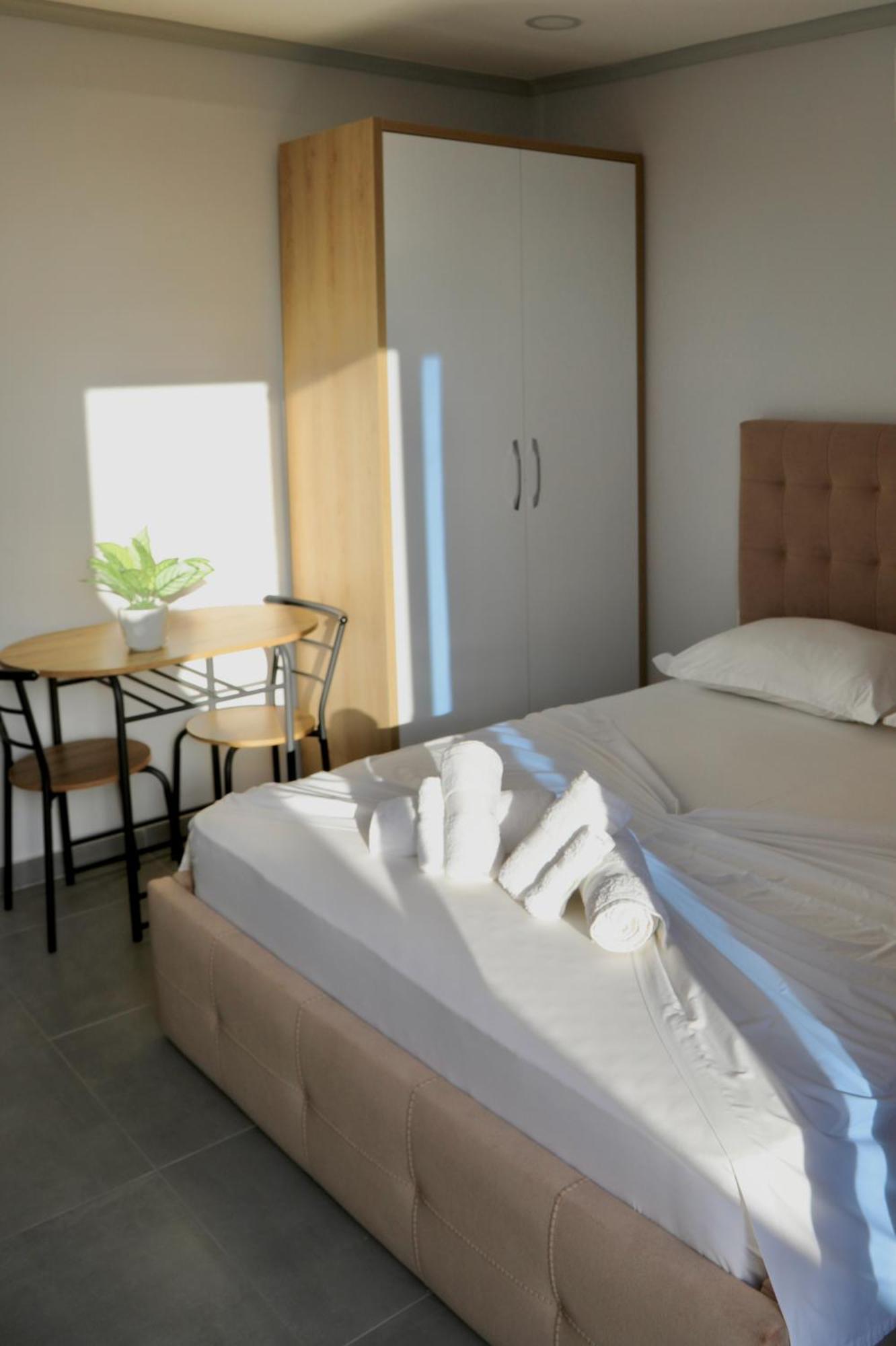Sea View Apartments Golem  Bagian luar foto
