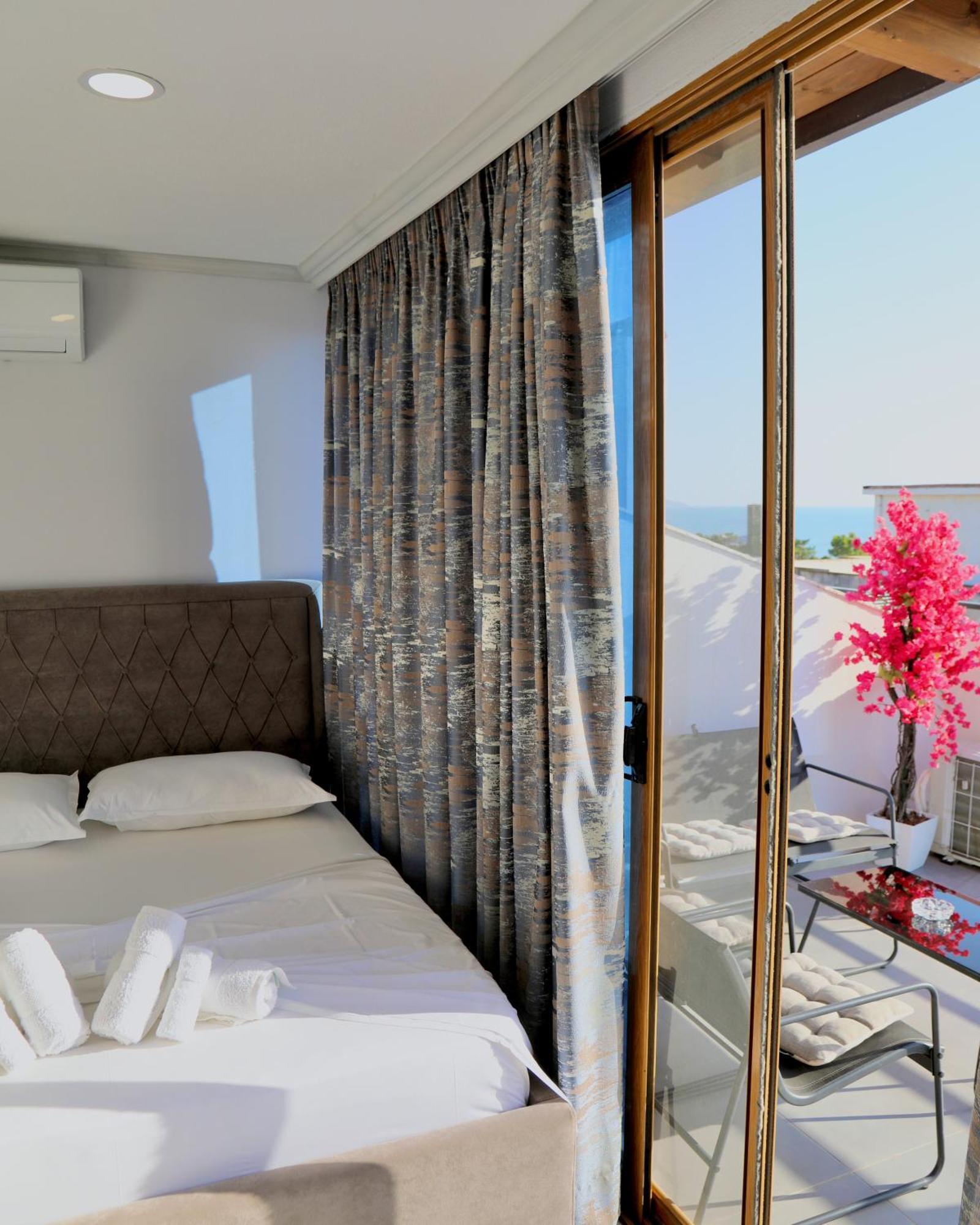 Sea View Apartments Golem  Bagian luar foto