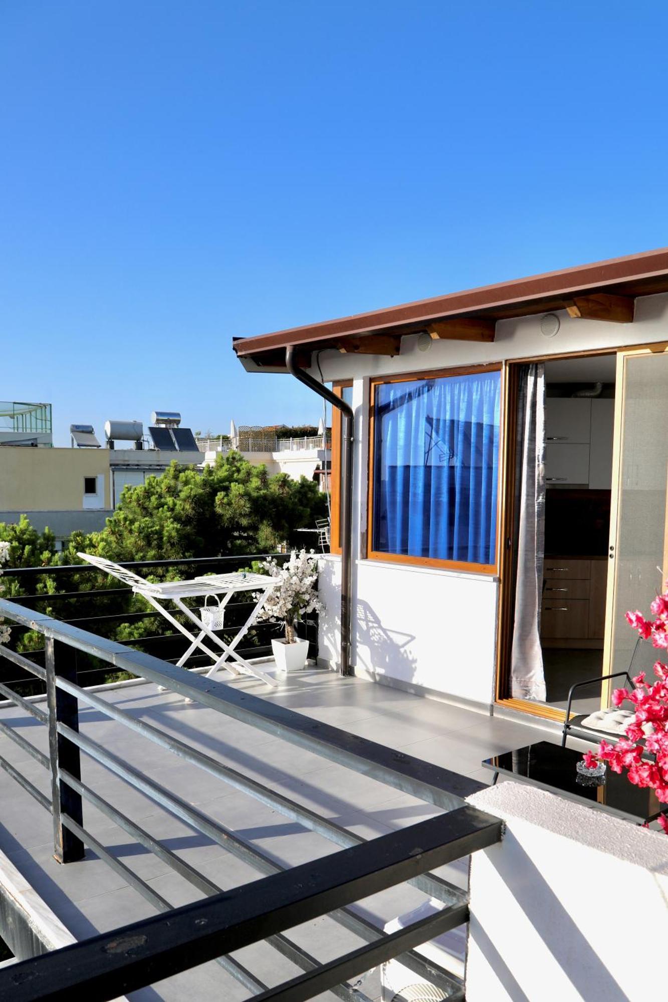 Sea View Apartments Golem  Bagian luar foto