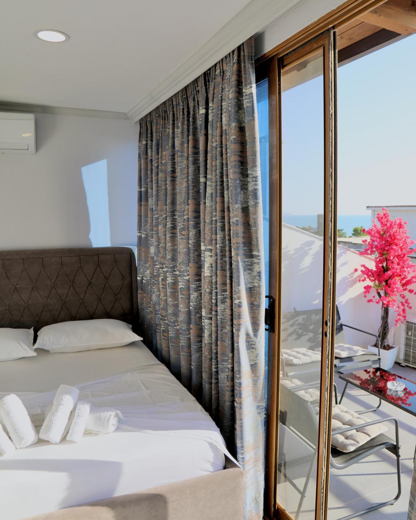 Sea View Apartments Golem  Bagian luar foto
